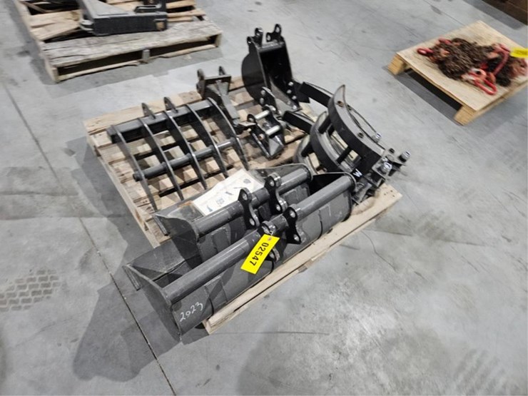 #2547-•-2025-agt-12ex-ata-mini-excavator-attachment-set-image-3