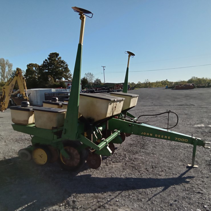 JOHN DEERE 7000