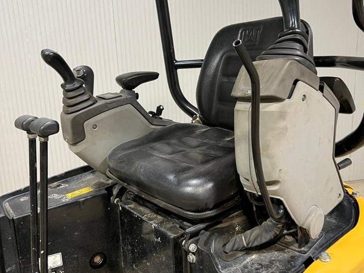 2019-caterpillar-301.7-image-22