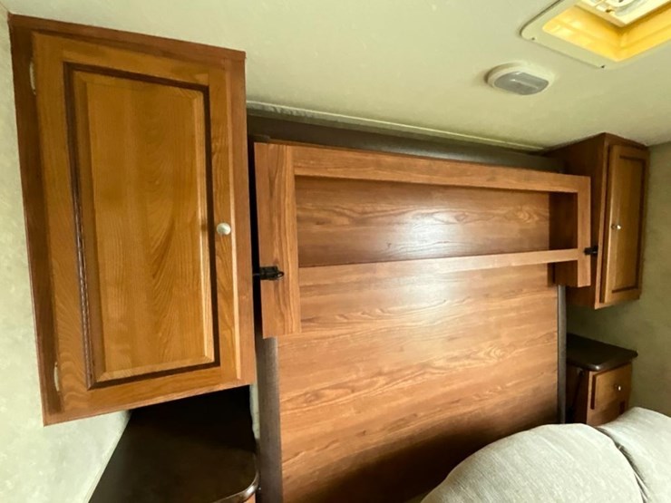 2015-forest-river-flagstaff-microlite-camper-image-37