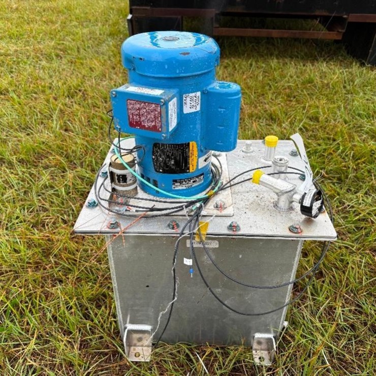 ELECTRIC HYDRAULIC PUMP FOR CATTLE SQUEEZE