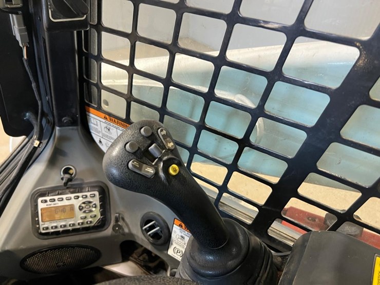 2023-bobcat-t770-image-28