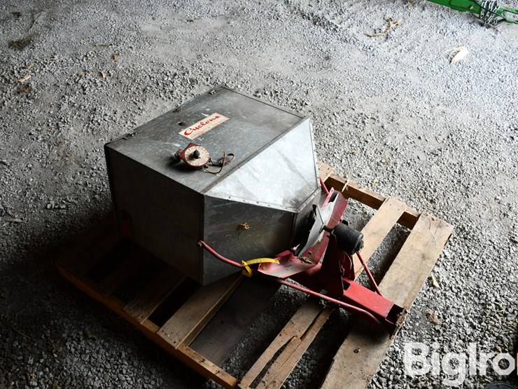 cyclone-spreader-image-3