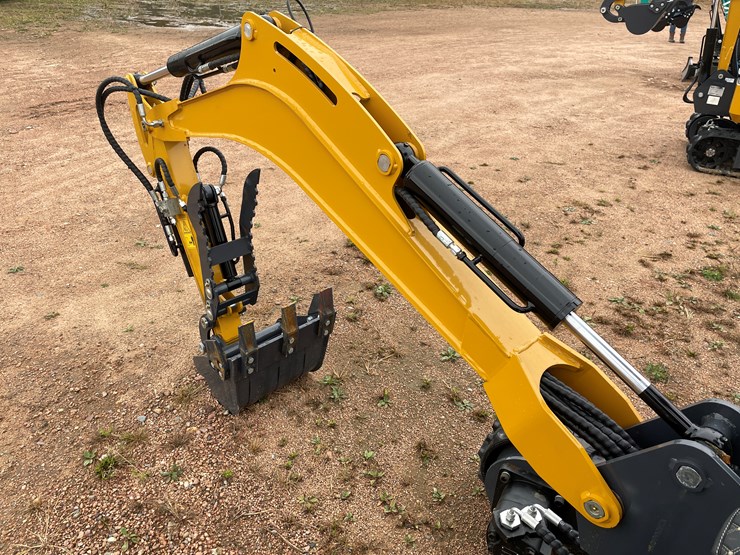 #1791-•-agt-xz20r-mini-excavator-image-17