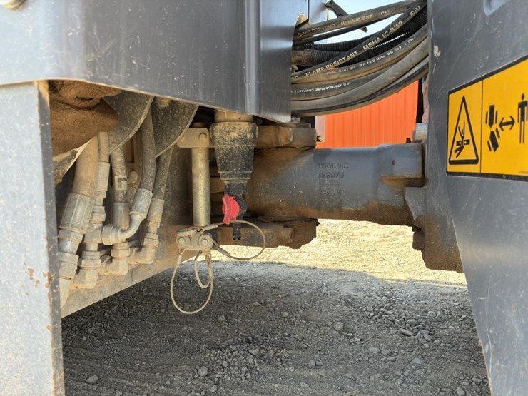 2015-dynapac-cc1200-image-13