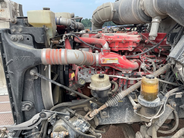 2011-peterbilt-365-image-75