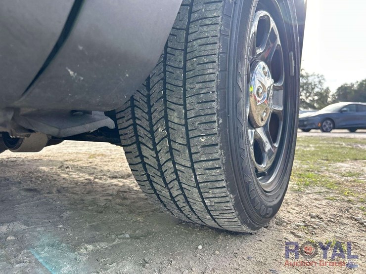 2016-ford-explorer-image-25