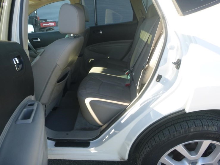 2011-nissan-rogue-image-6