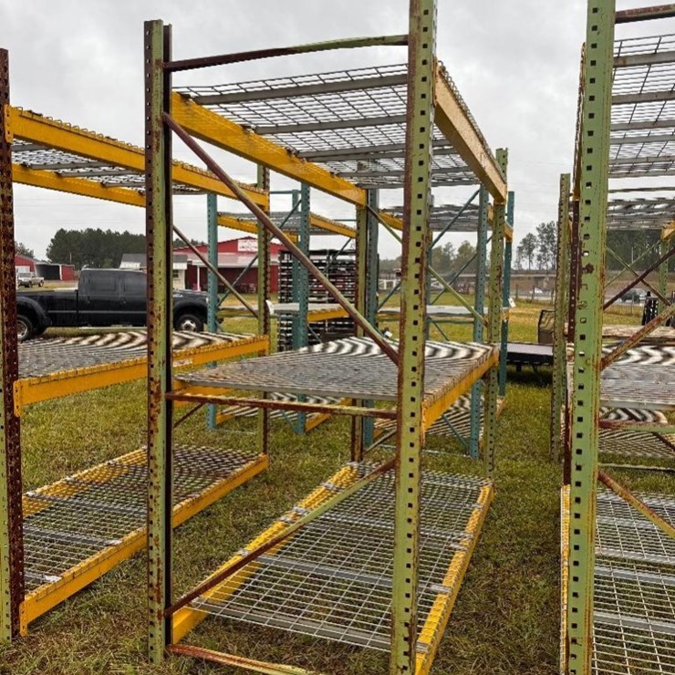 PALLET SHELVING (42"X102"X8')