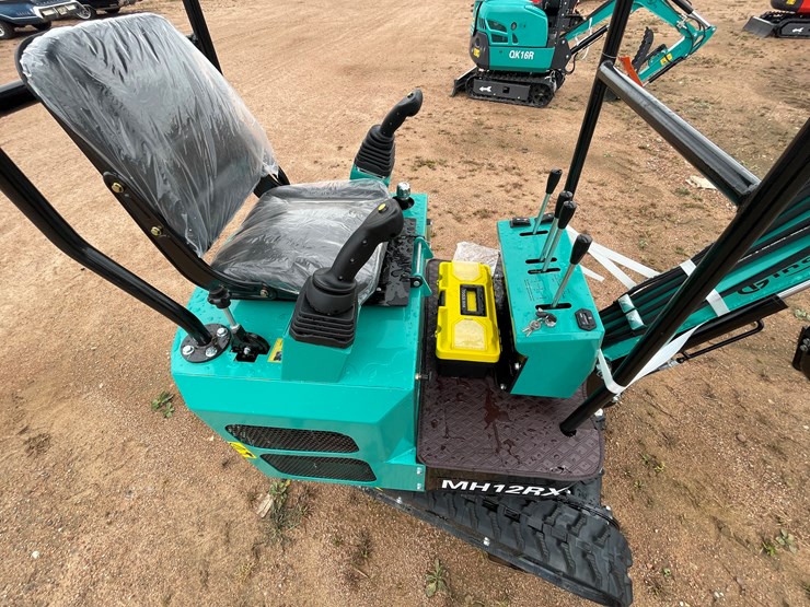 #1696-•-agt-mh12rx-mini-excavator-image-10