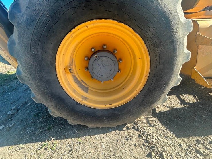 2004-volvo-bl70-image-17