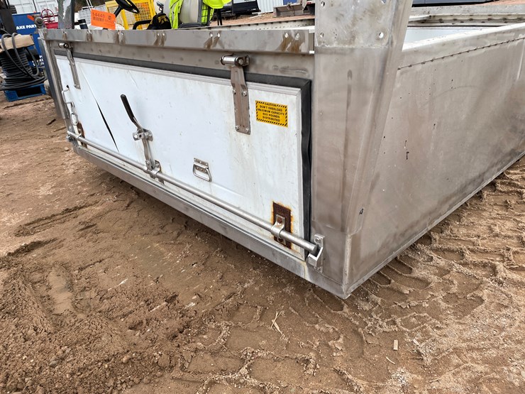 #3336-•-stainless-steel-storage-cabinet-image-7