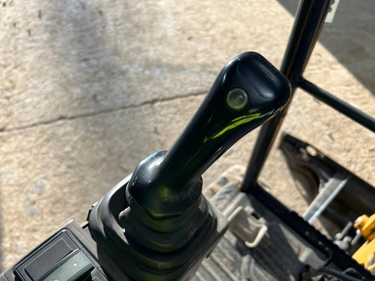 2019-caterpillar-301.7-image-26