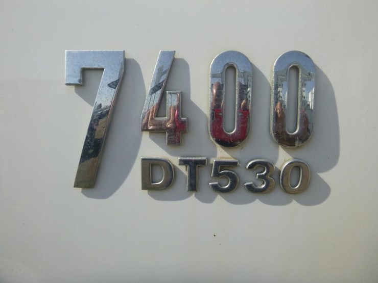 2003-international-7400-image-18