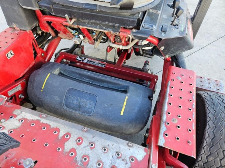 #2530-•-toro-3150-greensmaster-greens-mower-image-10