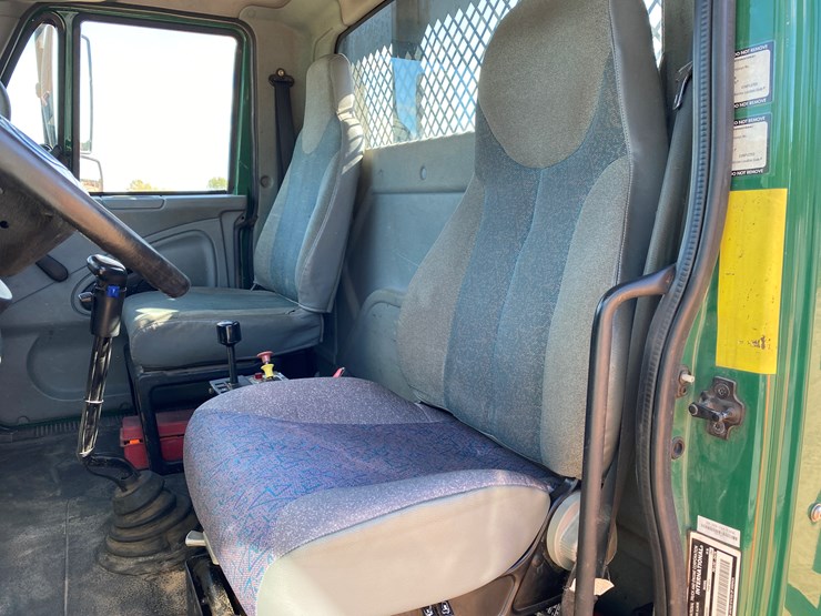 2003-international-7400-image-51