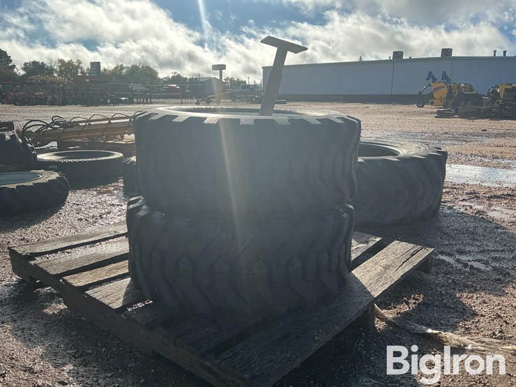 titan-trac-loader-10-16.5nhs-tires-image-7