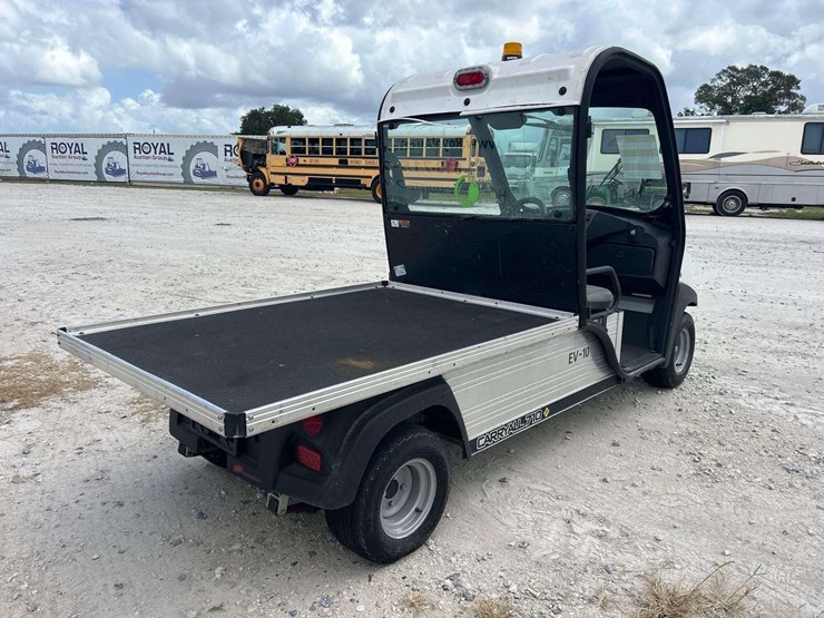 2016-club-car-carryall-710-electric-utility-cart-image-3