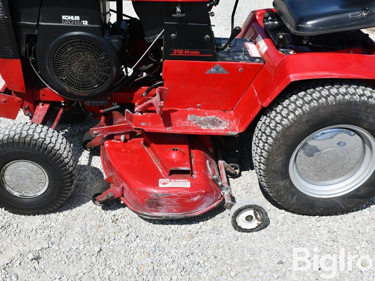toro-wheel-horse-classic-riding-lawn-mower-image-13