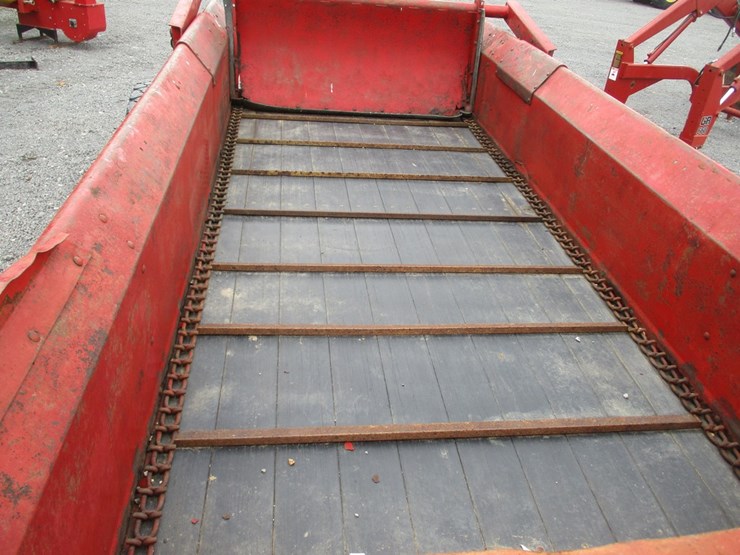 new-holland-155-image-3