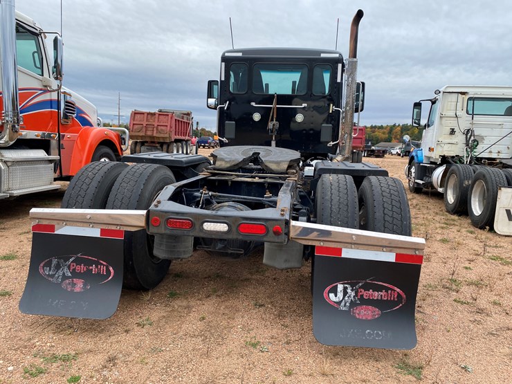 2017-peterbilt-567-image-5