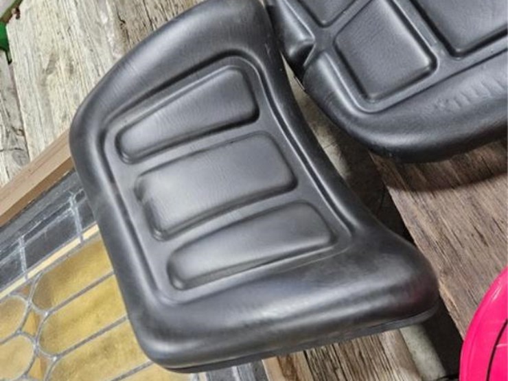 #2485-•-black-tractor-seat-image-5