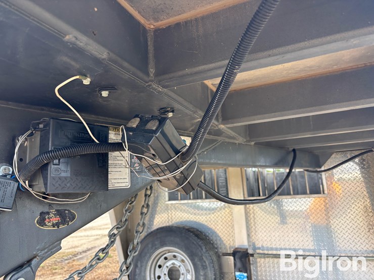 2019-travalum-tri/a-aluminum-gooseneck-livestock-trailer-image-11