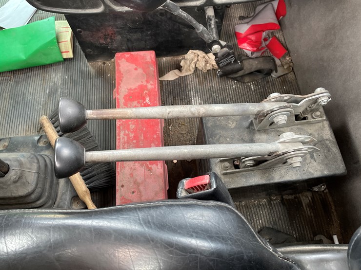 2011-peterbilt-365-image-62