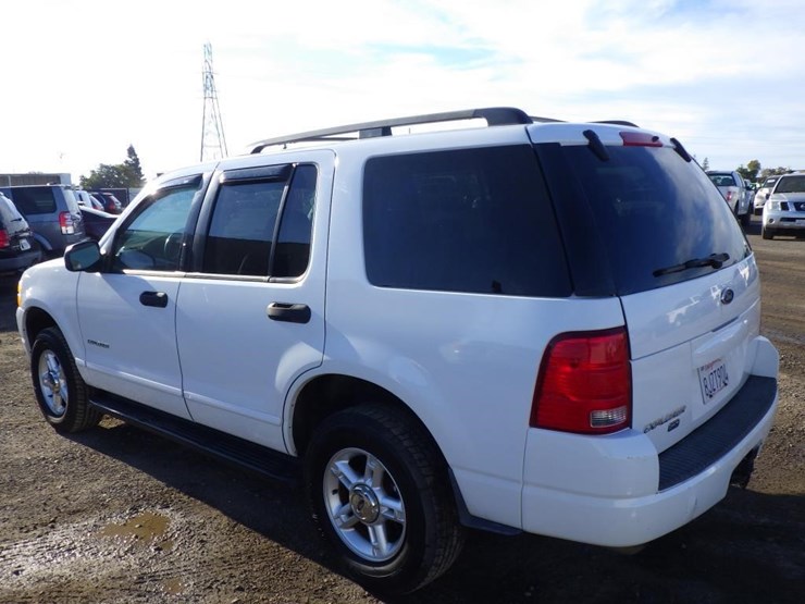 2004-ford-explorer-image-5