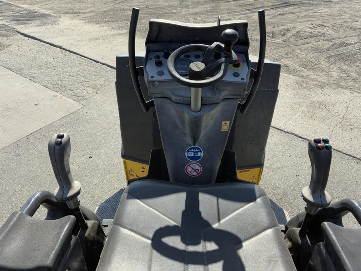 2017-bomag-bw120-image-17