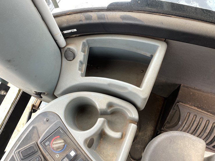 2011-case-821f-image-47