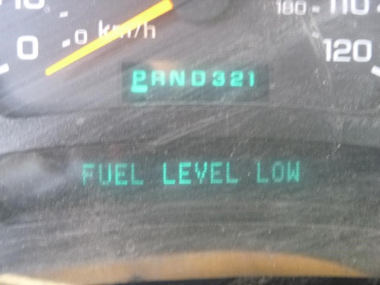 2004-chevrolet-3500-image-16