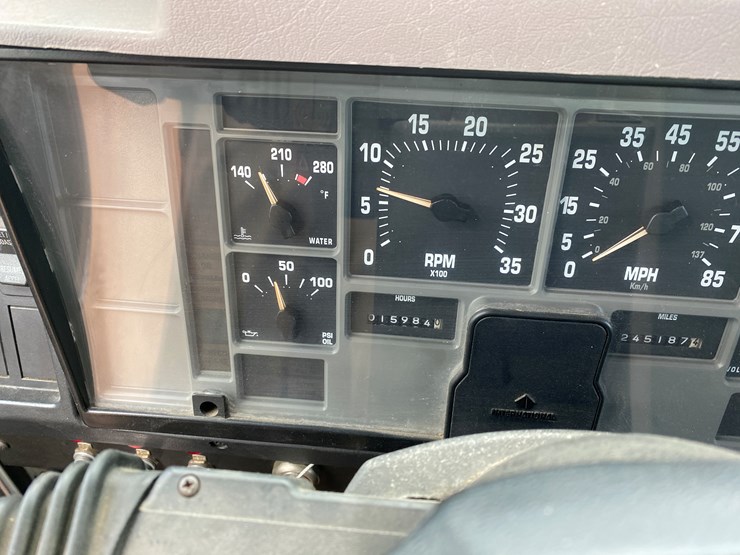 1999-international-4900-image-70