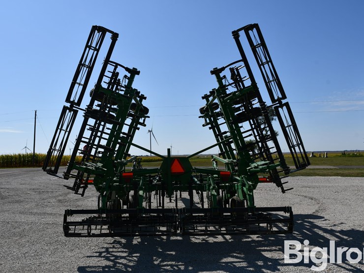 2013-john-deere-2210l-image-6