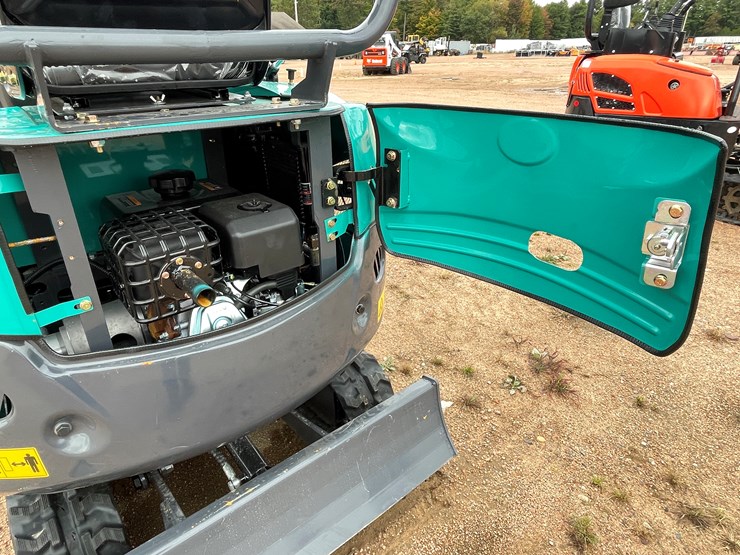 #1790-•-agt-qk16r-mini-excavator-image-30