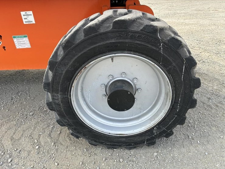 2015-jlg-600s-image-13