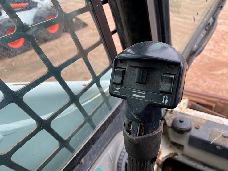 2001-bobcat-873-image-32