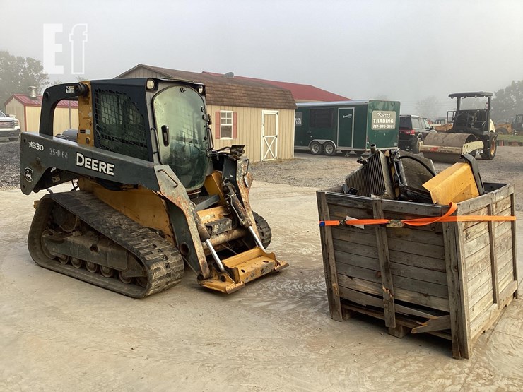 2010-deere-333d-image-6