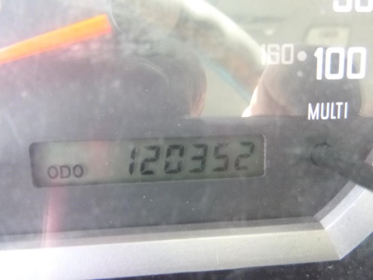 2017-isuzu-nqr-image-22