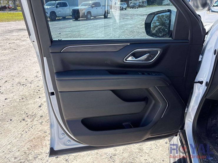 2023-chevrolet-tahoe-image-12