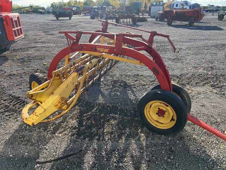 new-holland-256-image-6