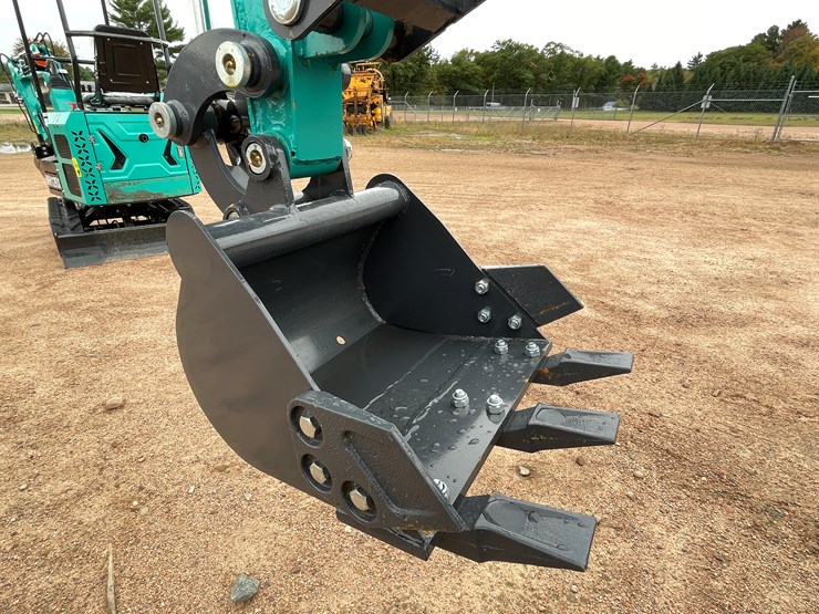 #1798-•-agt-qk16r-mini-excavator-image-15