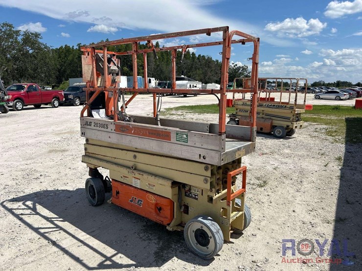 2006-jlg-2030es-image-4