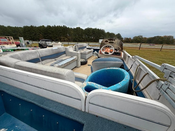 1998-crestliner-rampage-2000-deck-boat-(90hp-2-image-17