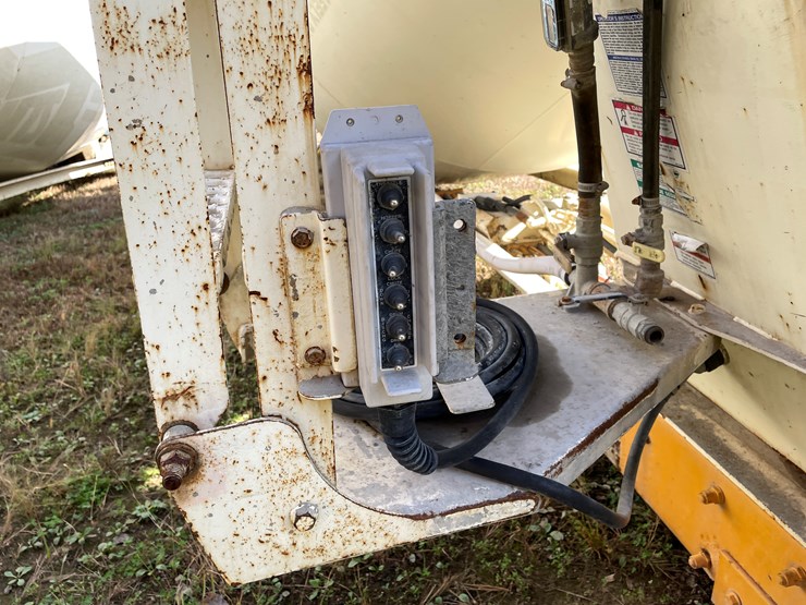 #3375-•-mcneilus-cement-mixer-drum-with-chutes-and-controls-image-8