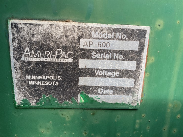 #3640-•-ameri-pac-ap-600-trash-container-image-9