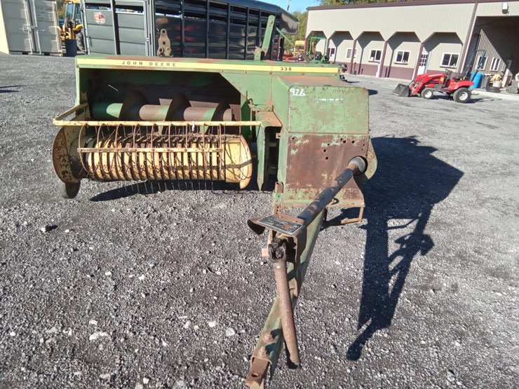 john-deere-336-image-2