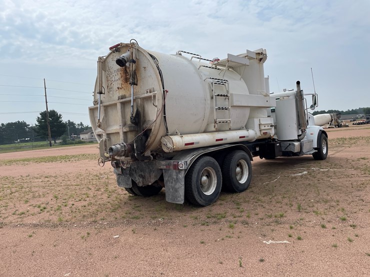 2011-peterbilt-365-image-9