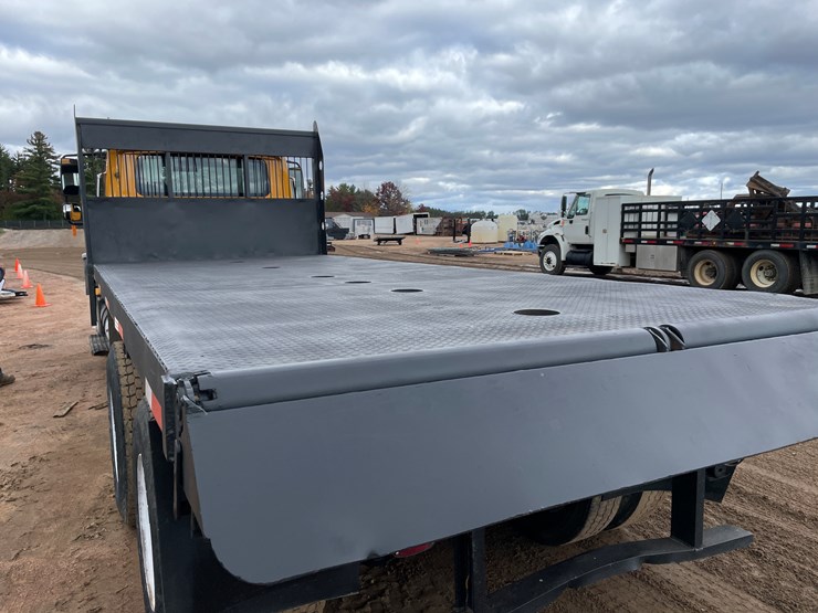 2004-international-7400-image-20