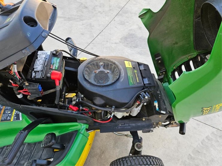 john-deere-x300-image-10